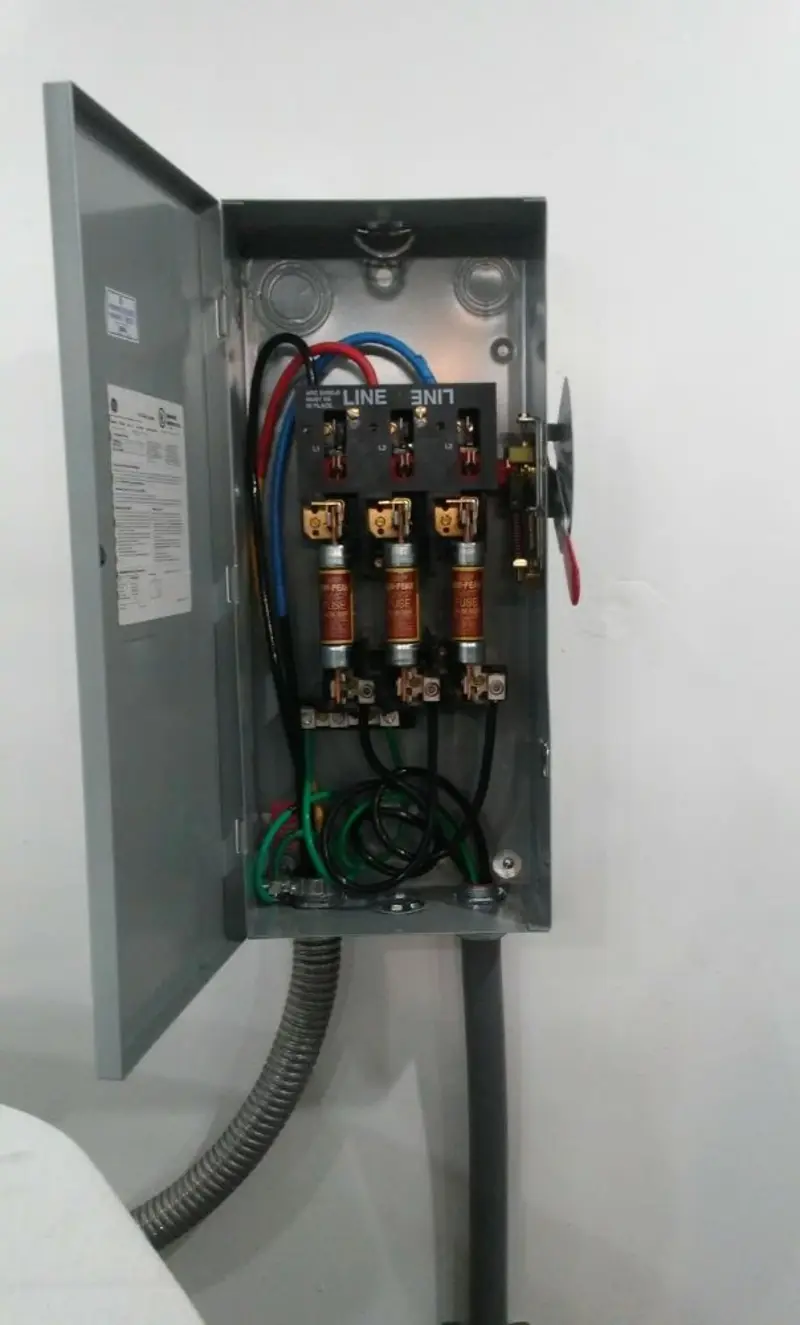 Three-phase disconnect switch installed for Smoke Detector Installation in North Highlands